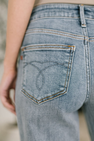 JUDY BLUE Elaine Mid Rise Boyfriend with Distress & Cuff