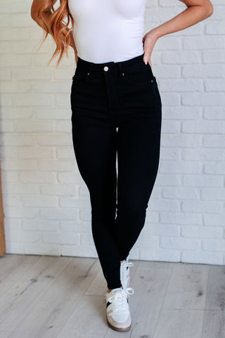 JUDY BLUE Nicole Tummy Control Skinny Jeans in Black