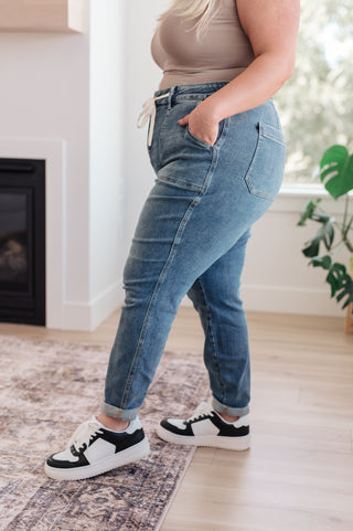 JUDY BLUE Payton Pull On Denim Joggers in Medium Wash