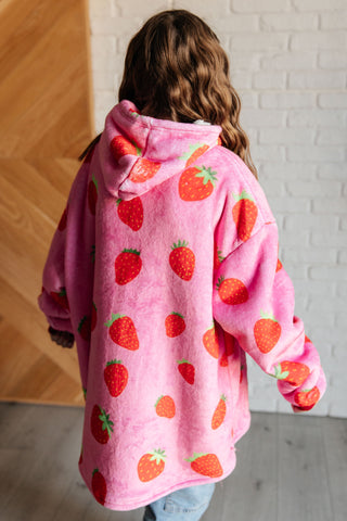 Kids Oversized Hoodie Blanket in Strawberry