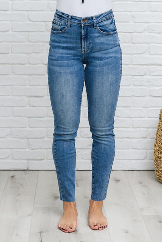 JUDY BLUE Becca Hi-Waisted Embroidered Pocket Relaxed Jeans