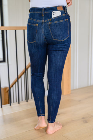 JUDY BLUE Georgia Back Yoke Skinny Jeans with Phone Pocket