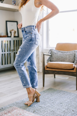 JUDY BLUE Juliet Star Crossed Boyfriend Jeans