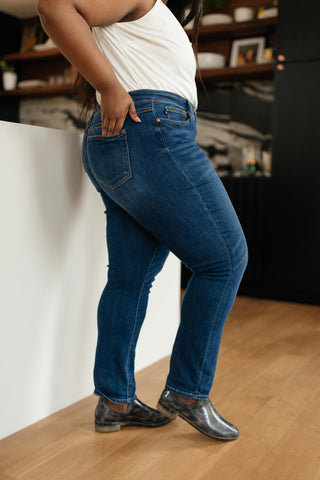 JUDY BLUE Plain And Perfect Medium Wash Jeans